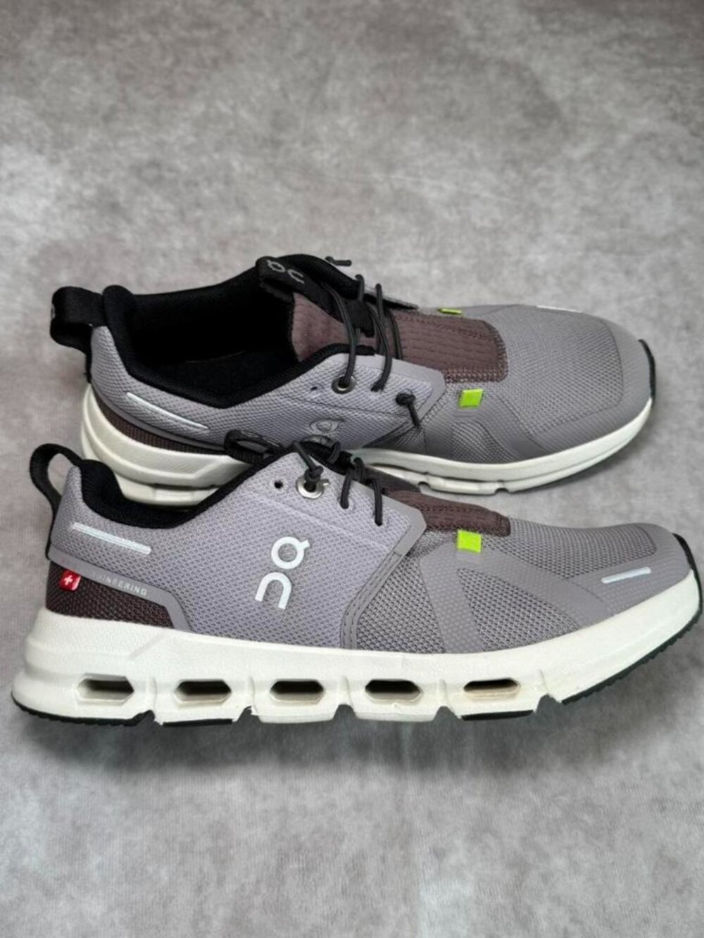 On Kids' Cloud Sky Running Sneaker (Big Kid) 3.5 M, ZINC/GRAPE